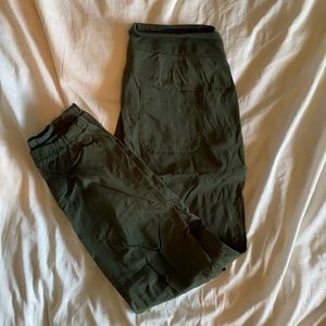 Size 8 Athleta Trekki Pants